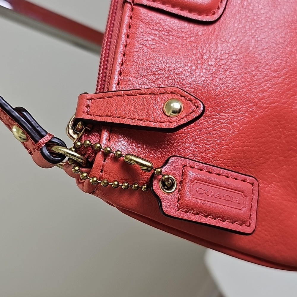 Coach Orange Smooth Leather Pleated Mini Bag/Convertible Wristlet EUC - Picture 5 of 16